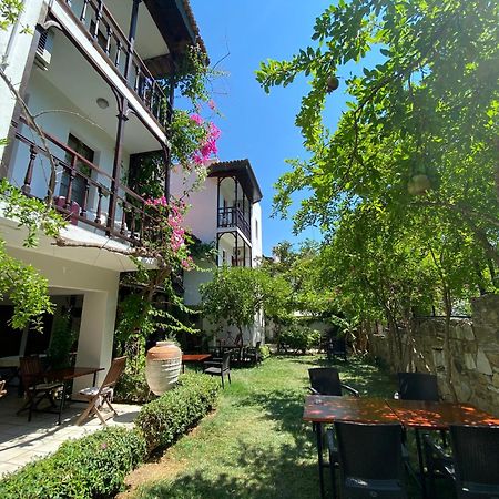 Totelya Hotel Акиака Екстериор снимка