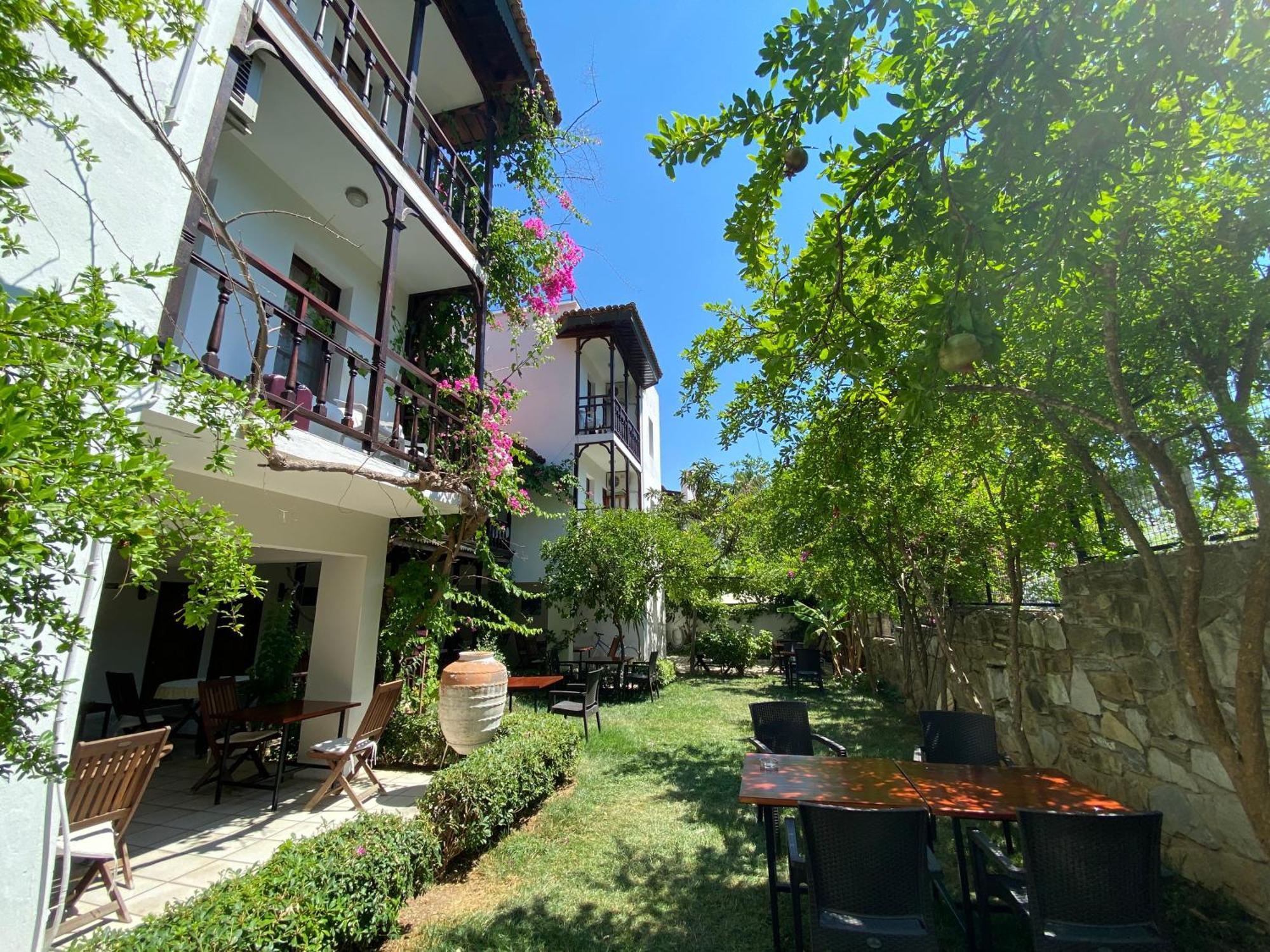 Totelya Hotel Акиака Екстериор снимка